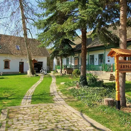 árpád Ház Pensión 3*