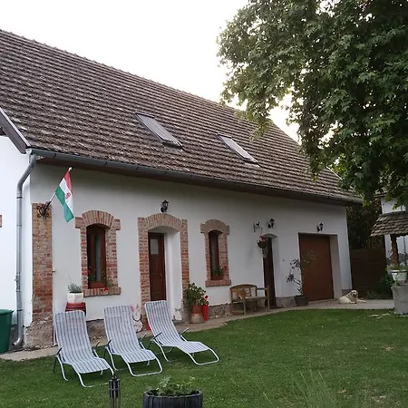 Arpad Haz Πανσιόν Alsonana